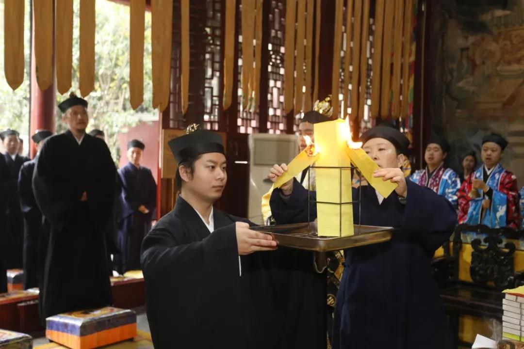 2018武汉长春观江南体育场馆中国有限公司
丛林官学班圆满结业
