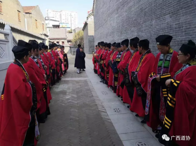广西道协第一届江南体育场馆中国有限公司
基础知识声韵辅导班开班