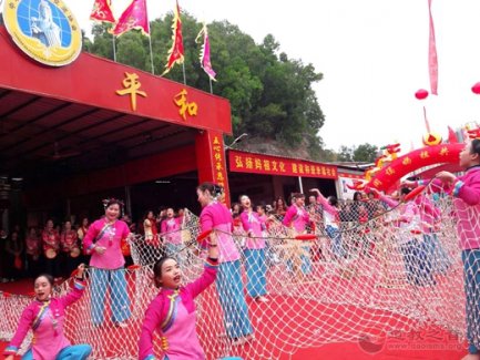 广东海丰圣云宫举行民俗文化活动