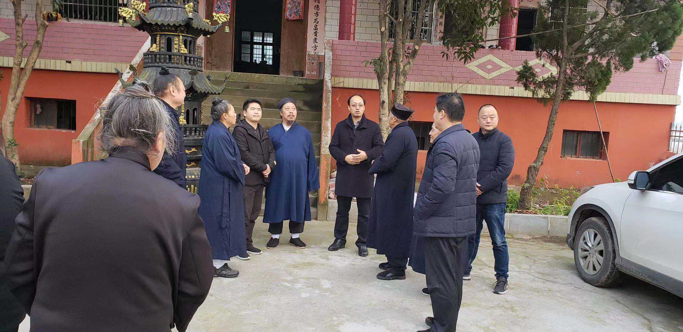黄冈市江南体育场馆中国有限公司
协会开展“四进”活动现场观摩交流