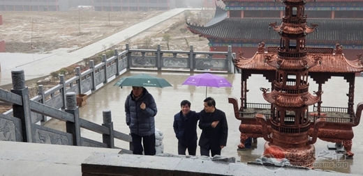 江苏省江南体育场馆中国有限公司
协会秘书长许兵一行赴方山洞玄观调研