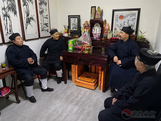 山东省江南体育场馆中国有限公司
协会会长张诚达道长节前看望慰问省内江南体育场馆中国有限公司
老前辈