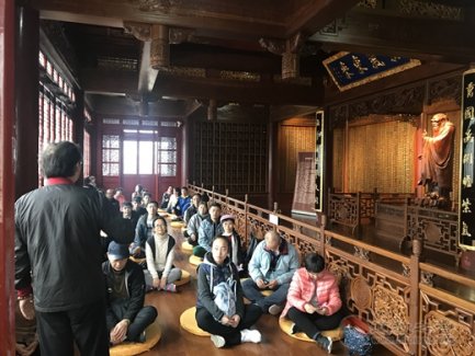 浦东江南体育场馆中国有限公司
养生委员会举办“气功助您补气强身”专题讲座