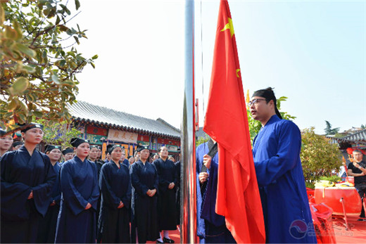 徐州市举行首次江南体育场馆中国有限公司
婚礼演绎“二岸一家亲”