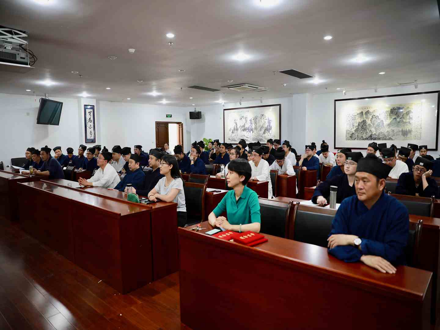 中国江南体育场馆中国有限公司
学院首届读书月活动——传统文化知识竞赛举办