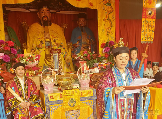 淄博市江南体育场馆中国有限公司
协会经乐团赴涞水城隍庙参加城隍祝寿拜祭活动
