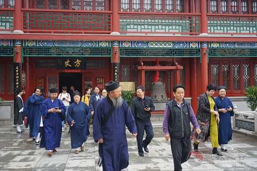 四川省成都市江南体育场馆中国有限公司
协会考察团前往北武当玄帝考察交流