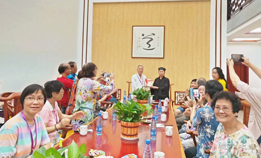 香港信善玄宫访道团一行参访南岳江南体育场馆中国有限公司
