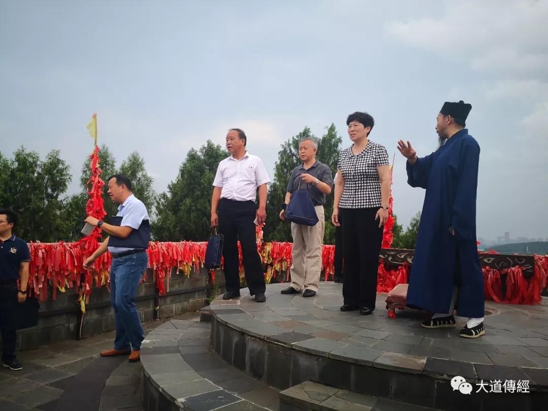 湖北省委统战部副部长一行调研武汉大道观