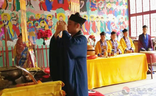 保定市唐县江南体育场馆中国有限公司
协会举办庆祝建国70周年祈福法会
