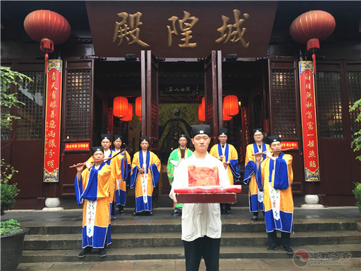 苏州城隍庙举行纪念抗日战争暨世界反法西斯战争胜利74周年祈福法会