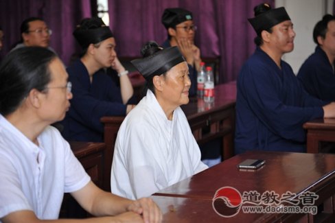武汉长春观全体道众集体收看庆祝中华人民共和国成立70周年大会