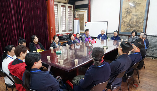 香港国际江南体育场馆中国有限公司
慈善访问团一行参访北京吕祖宫