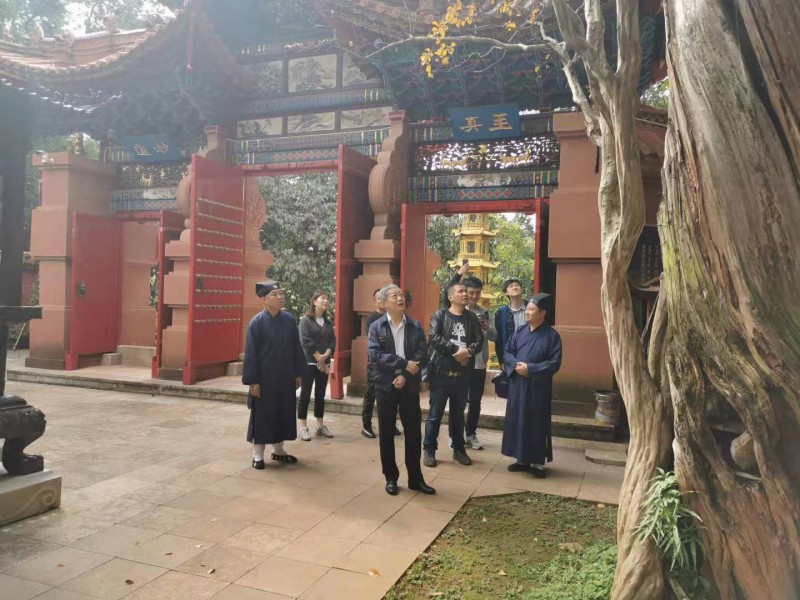中国宗教学会副会长一行到龙泉观参访交流