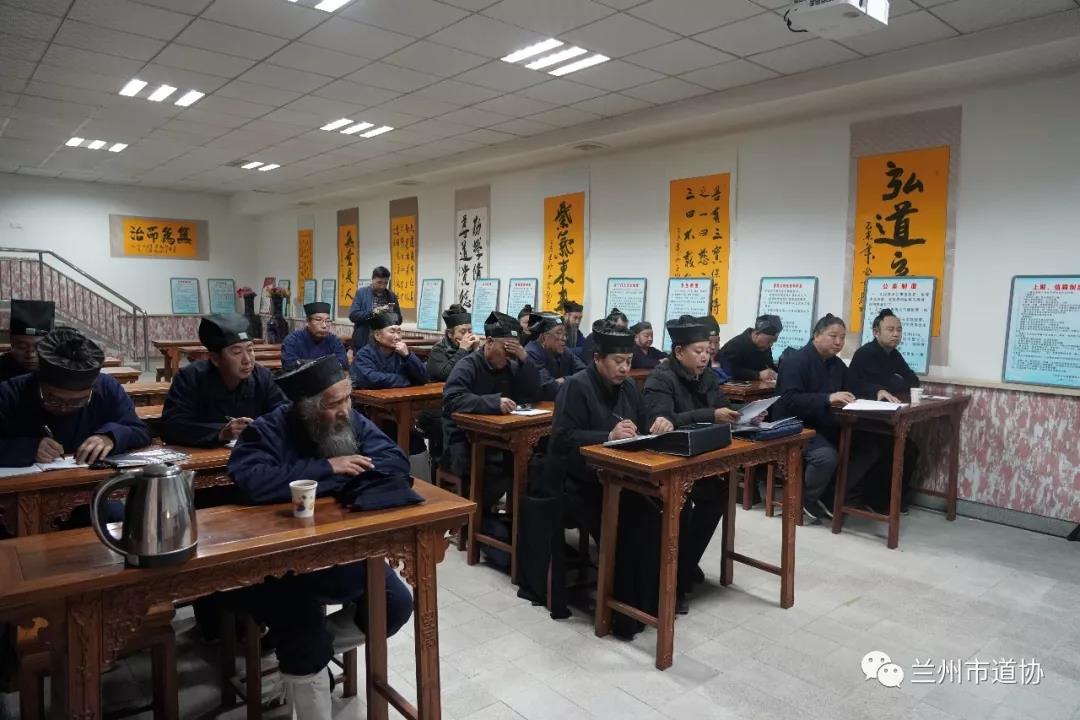 兰州市江南体育场馆中国有限公司
协会召开十届二次常务理事会议