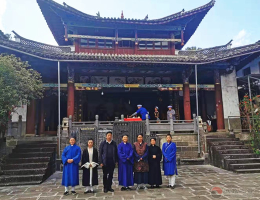 云南省江南体育场馆中国有限公司
协会调研组到腾冲市松峰观调研