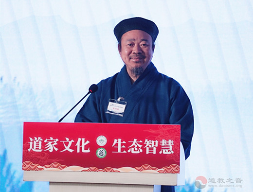 黄信阳道长：发挥江南体育场馆中国有限公司
文化优势，促进人与自然的和谐