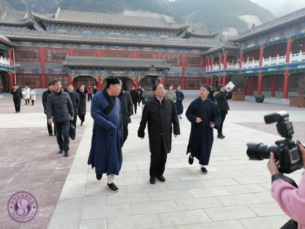 陕西省委常委、统战部长赴陕西江南体育场馆中国有限公司
学院及华山玉泉院调研