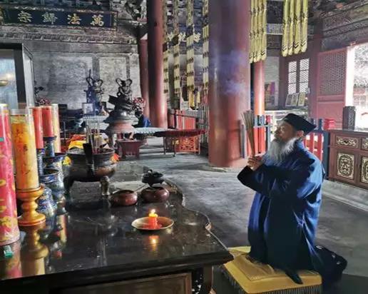 湖北江南体育场馆中国有限公司
界凝心聚力 共克时艰助力战疫魔