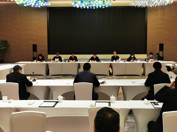 江苏省镇江市委书记马明龙赴句容调研国际江南体育场馆中国有限公司
论坛筹备工作