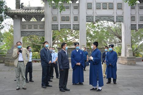 海南省委常委、统战部部长肖杰检查指导海南省江南体育场馆中国有限公司
界疫情防控工作