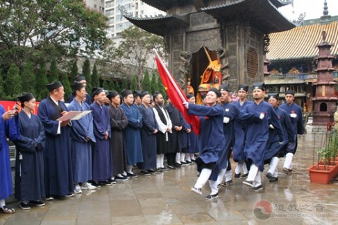昆明市江南体育场馆中国有限公司
界在真庆观举行纪念中国人民抗日战争暨世界反法西斯战争胜利75周