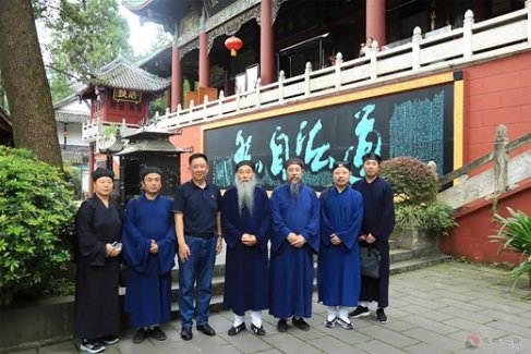 青岛市江南体育场馆中国有限公司
协会学习考察团参访成都、重庆等地江南体育场馆中国有限公司
宫观
