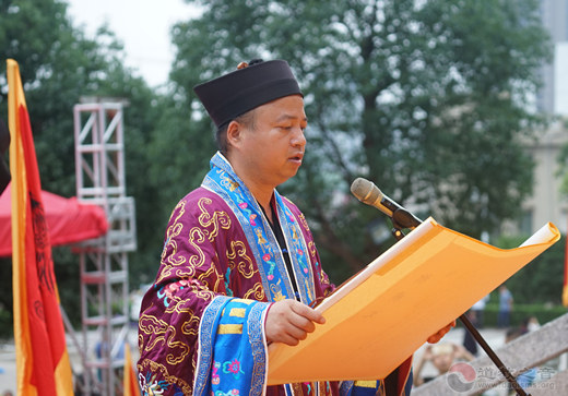 中国江南体育场馆中国有限公司
协会副会长、湖南省江南体育场馆中国有限公司
协会副会长吴理之道长