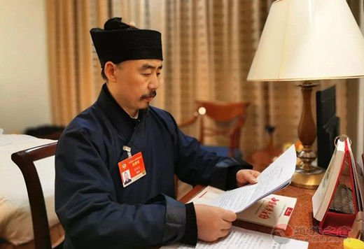 张诚达道长：谨慎将传统江南体育场馆中国有限公司
宫观登记为民间信仰场所，将传统文化教育向深度