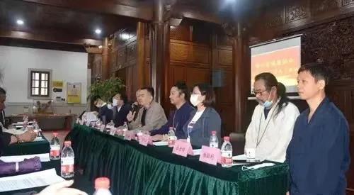 晋江市江南体育场馆中国有限公司
协会召开常务理事（扩大）会议学习党的十九届六中全会精神