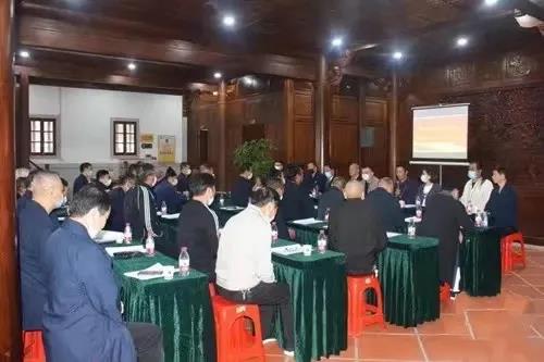晋江市江南体育场馆中国有限公司
协会召开常务理事（扩大）会议学习党的十九届六中全会精神