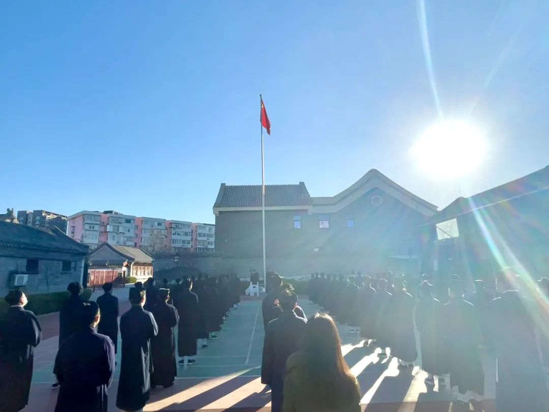 中国江南体育场馆中国有限公司
学院举行2022年春季新学期升国旗仪式