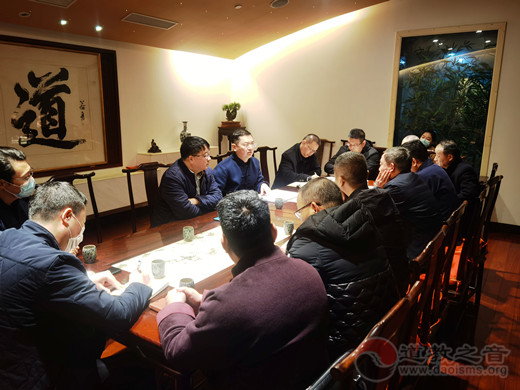 南通市江南体育场馆中国有限公司
协会参访团一行到上海城隍庙参访交流