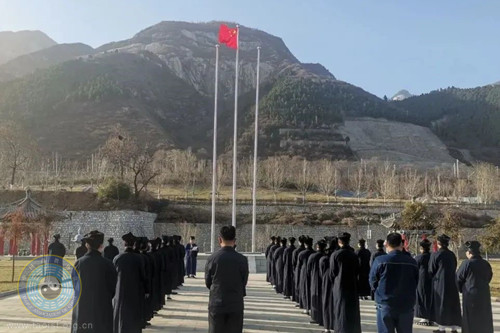 陕西江南体育场馆中国有限公司
学院举行开学典礼暨升国旗仪式