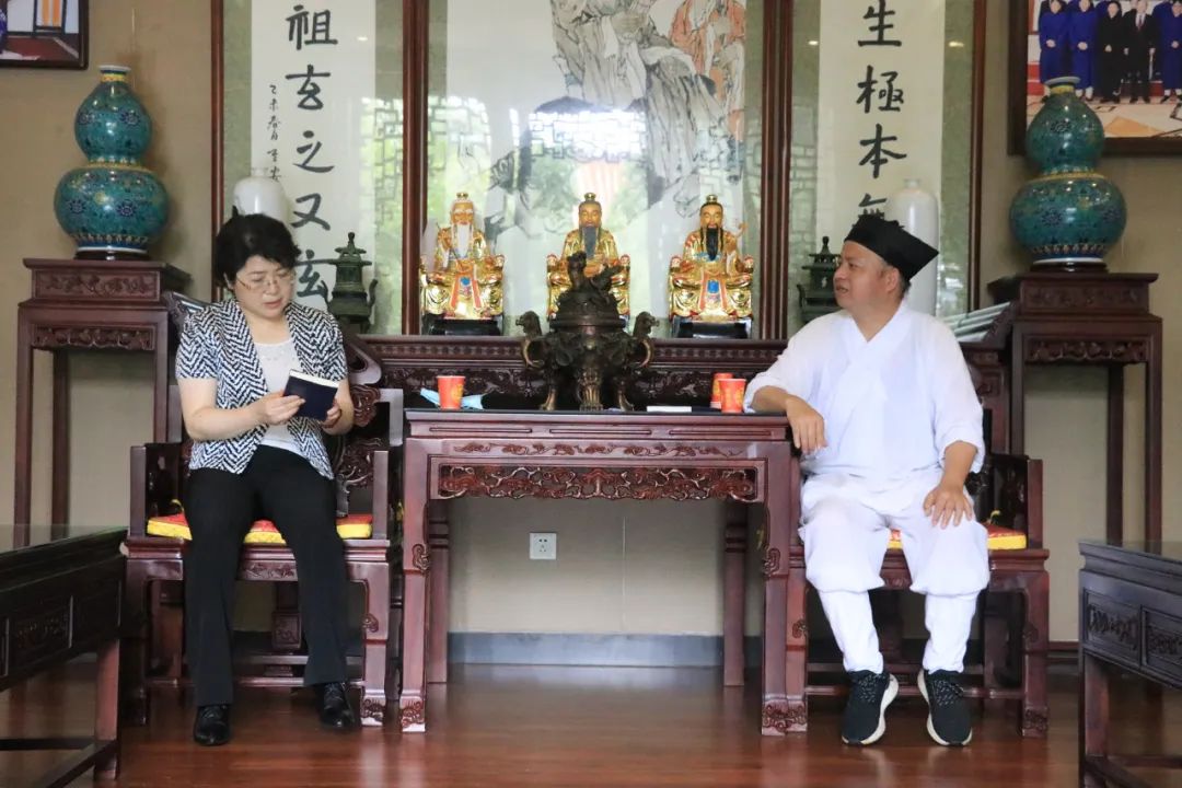 邵阳市人大常委会主任周迎春视察市道协“两个条例”贯彻执法检查工作
