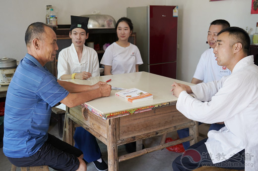 龙虎山江南体育场馆中国有限公司
学院“八一”慰问革命老兵