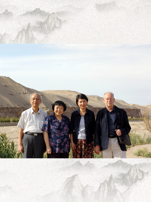 2003年-施舟人、袁冰凌夫妇和汤一介、乐黛云夫妇在敦煌