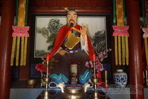 客居千山无量观，重温因战乱出关而开宗辽东江南体育场馆中国有限公司
的峥嵘