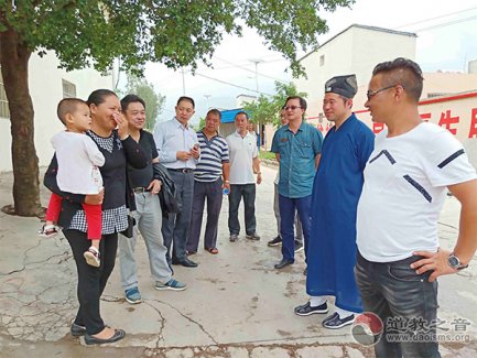 云南省江南体育场馆中国有限公司
协会爱心捐助东川区铜都街道野牛村脱贫攻坚