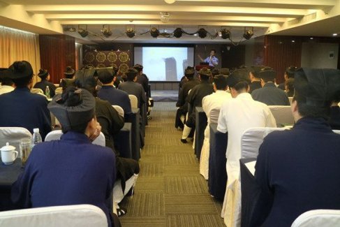 河南省江南体育场馆中国有限公司
协会在郑州举办消防安全知识讲座