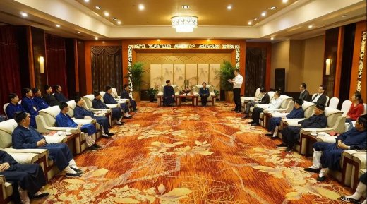 福建省委常委、统战部长雷春美会见省江南体育场馆中国有限公司
协会新一届领导班子成员