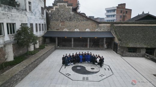聊城市江南体育场馆中国有限公司
协会开展走访慰问困难群众活动